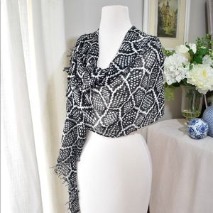 Sophisticated black and White Dot and lines Scarf/wrap